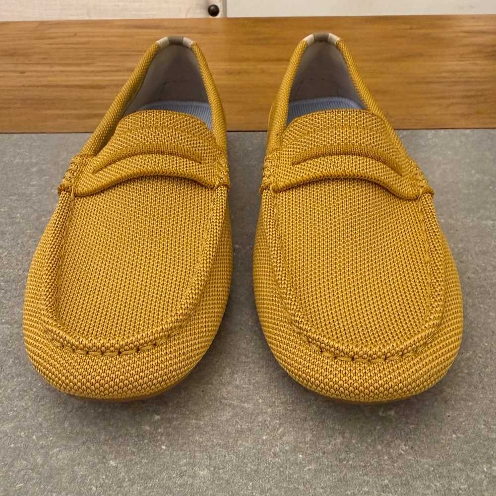 Rothy's The Driver Loafer Mustard Yellow Gold Size 7.5 NWOB - Picture 2 of 11